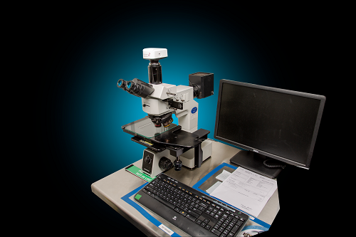 Figure 3 : Alors que la norme MIL-PRF-13830B ne requiert que l'inspection visuelle d'une optique, la norme ISO 10110-7 exige une analyse dimensionnelle à l'aide de techniques telles que la microscopie à contraste interférentiel différentiel (DIC).