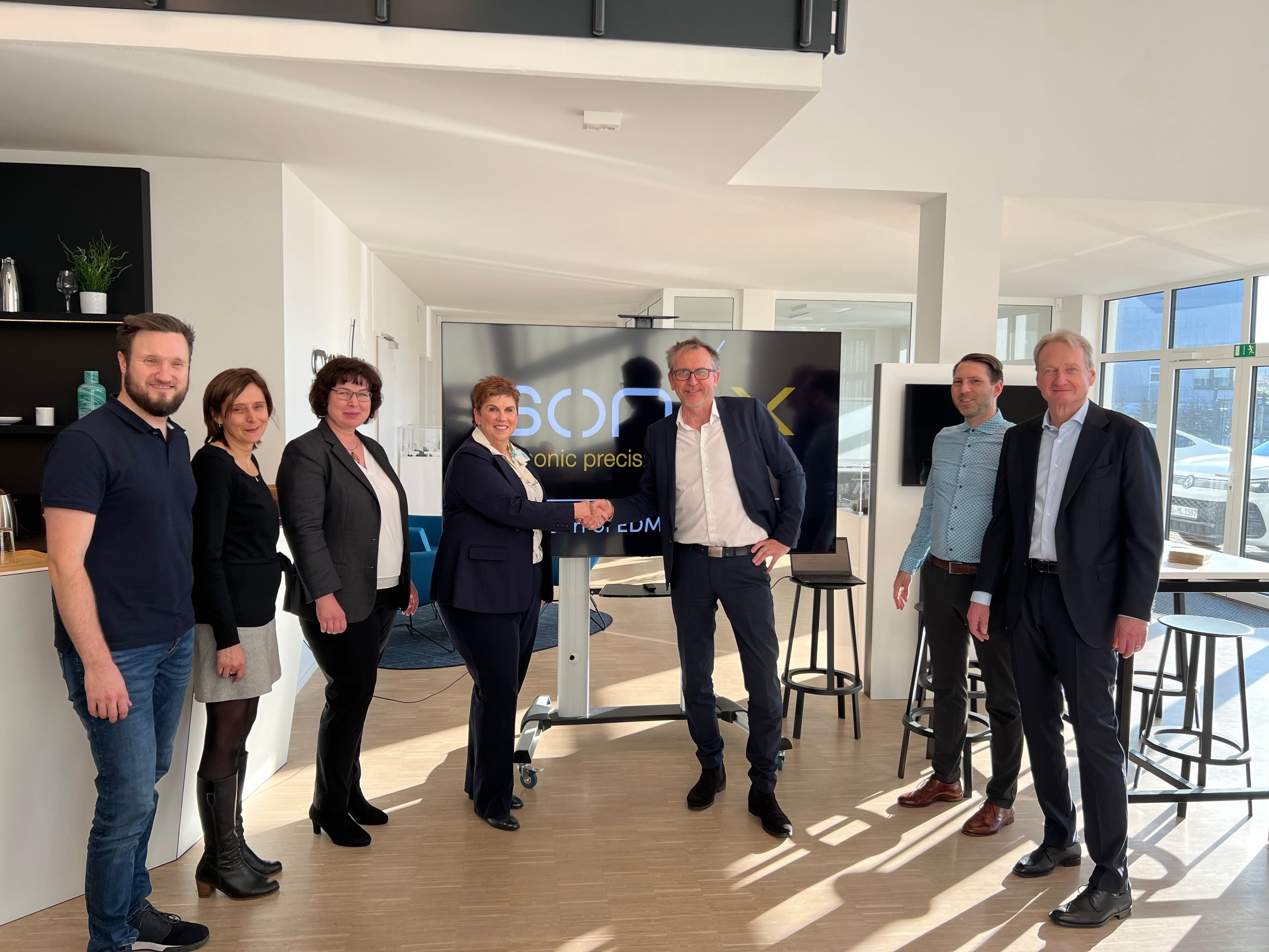 Edmund Optics acquiert son-x et élargit ses capacités de production pour offrir des solutions clients encore plus innovantes à l'échelle mondiale et se positionner en tant que leader du secteur.