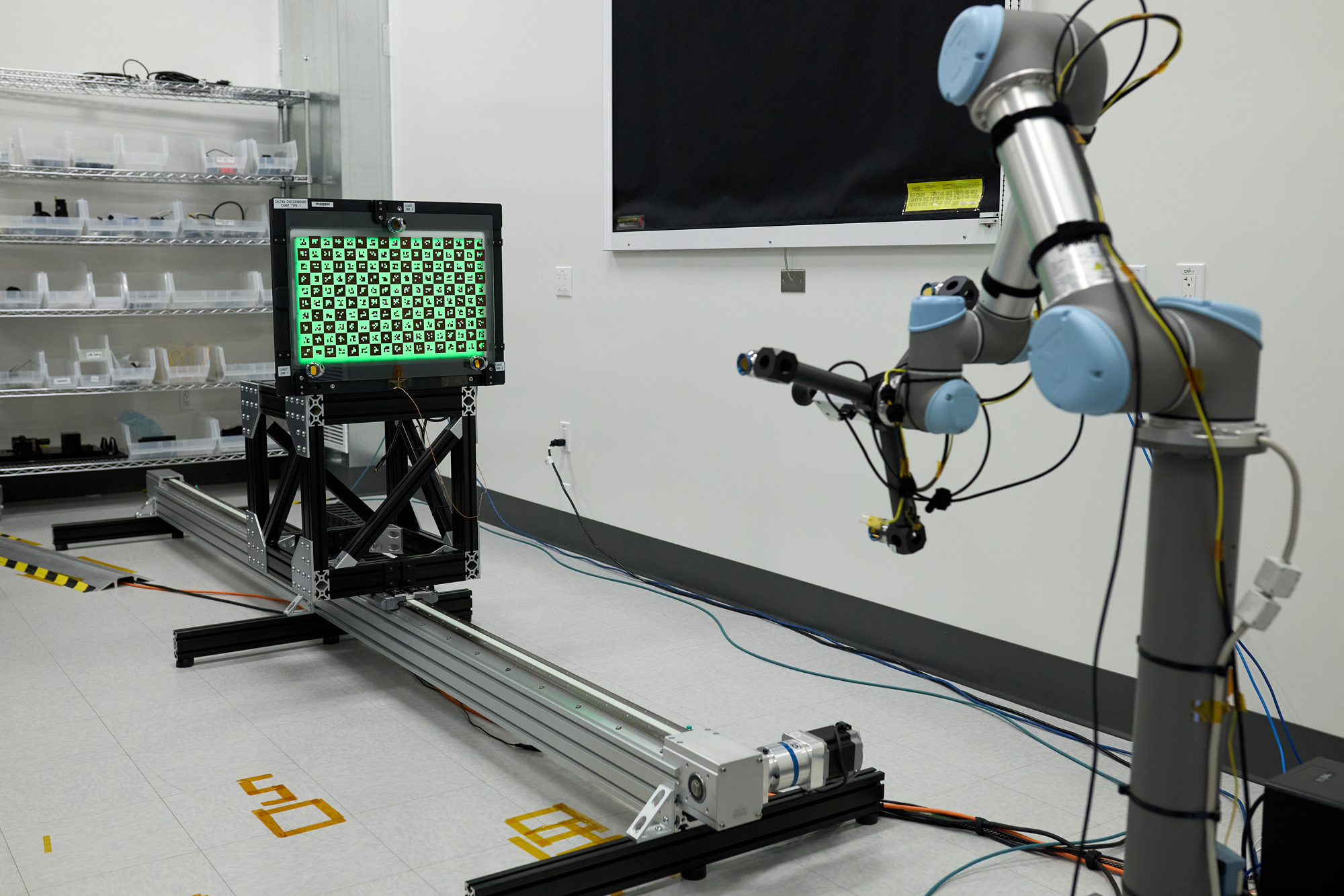 PixelTraq offre des options de configuration flexibles pour les différents paramètres de la caméra, tels que le champ de vision, la distance de travail, la longueur d'onde, la densité de la mire, la conception de la carte, l'interface électronique et le modèle de caméra.
